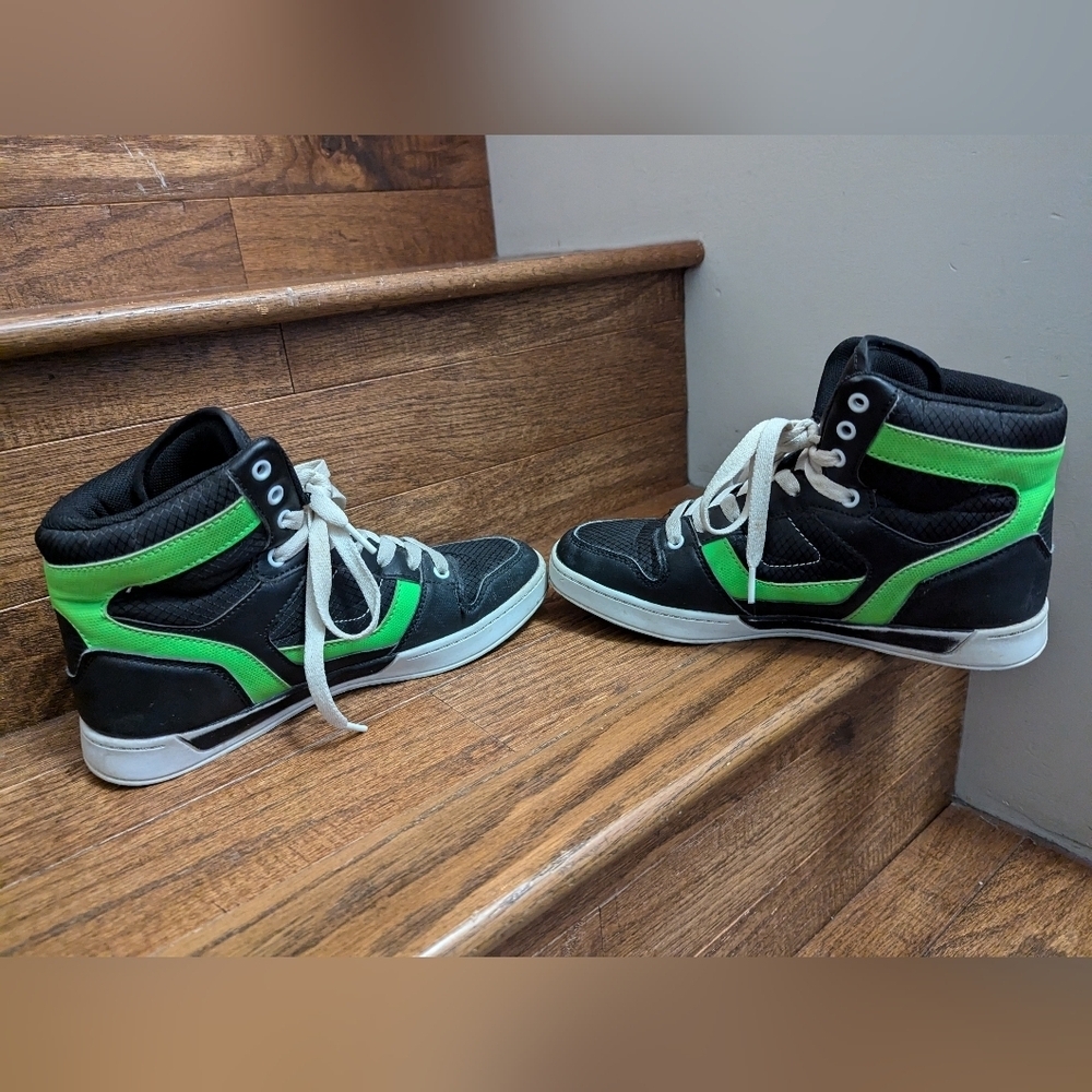 Black high top sneakers with neon green stripes men's Size 6 / youth 6 - Picture 10 of 13